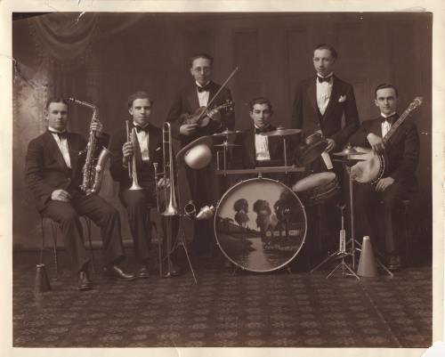 Band with six members.